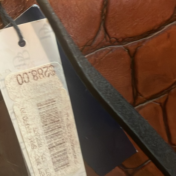 Brand new Dooney & Bourke - Picture 3 of 3